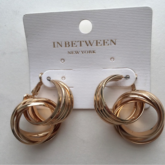 IN BETWEEN New York Gold Colored Hoop Earrings - Picture 2 of 3
